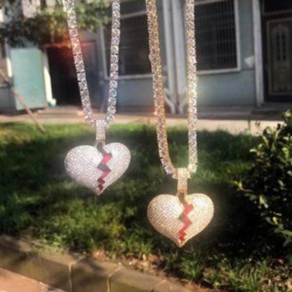 [LAST DAY SALE] Iced Out Heartbreak Pendant Chain - Picture 4 of 5